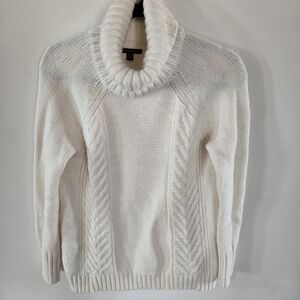 American Eagle Turtleneck Sweater Size Medium Ivory Cable Knit Wool Alpaca Blend